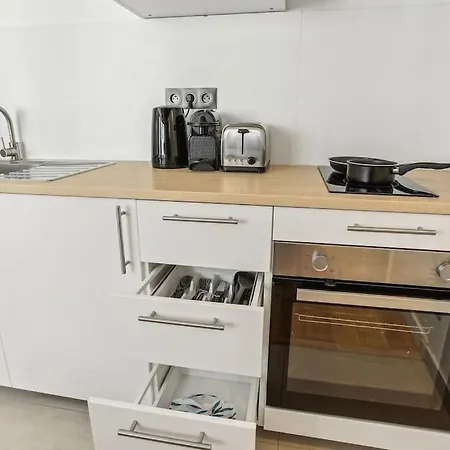 Apartment Proche De La Defense Puteaux