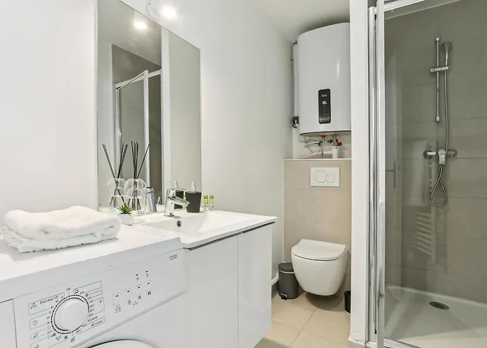 Proche De La Defense * ピュトー