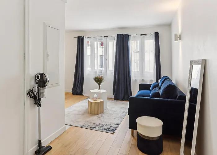 Proche De La Defense *